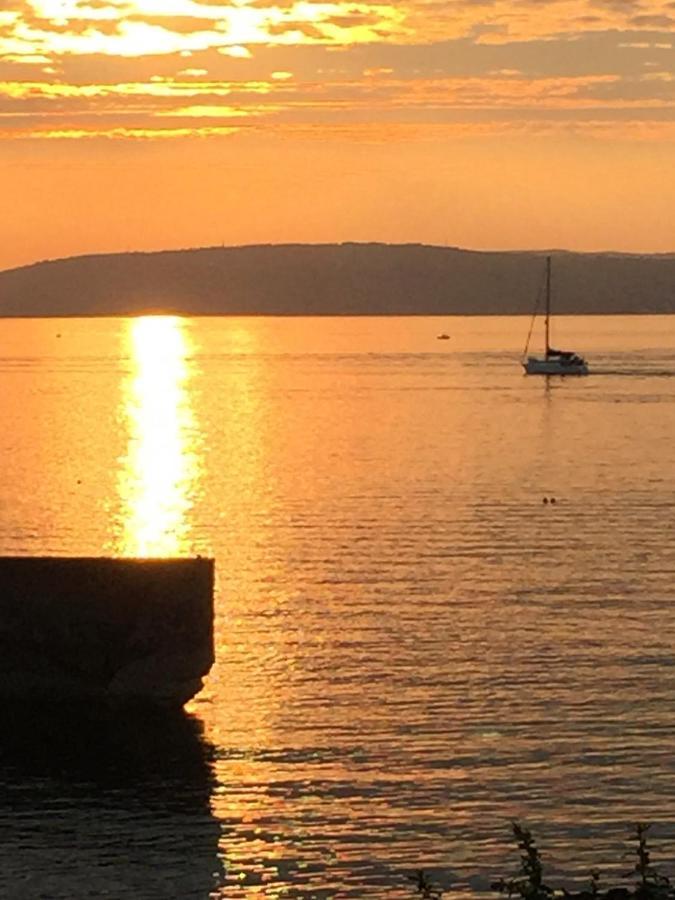 Perfect Getaway, Seafront Bangor (Down)